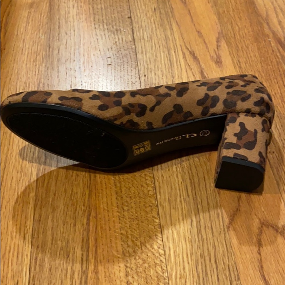 Leopard Print Pumps - Picture 2 of 6